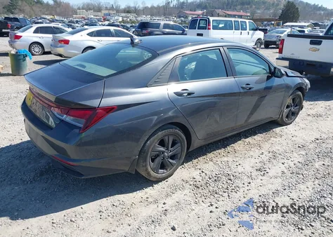 2022 Hyundai Elantra Sel z USA, uszkodzony, nr VIN 5NPLM4AG6NH081360